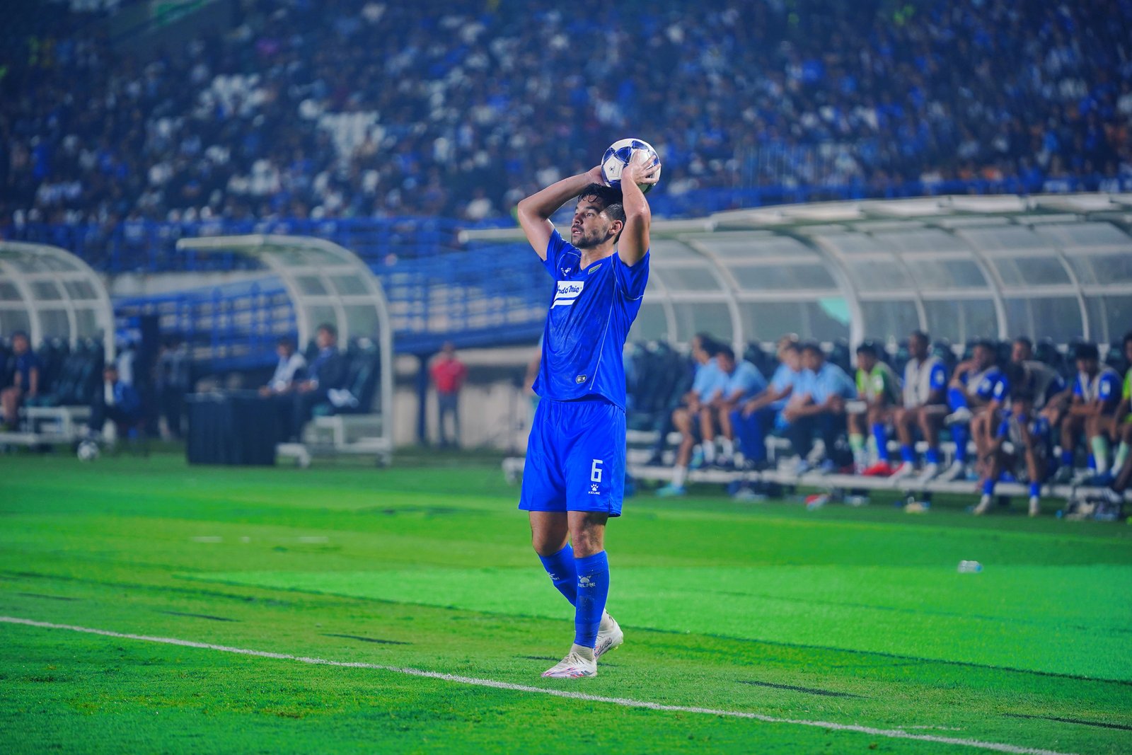 Setelah sekian lama menepi, Sandy Walsh Akhirnya kembali!