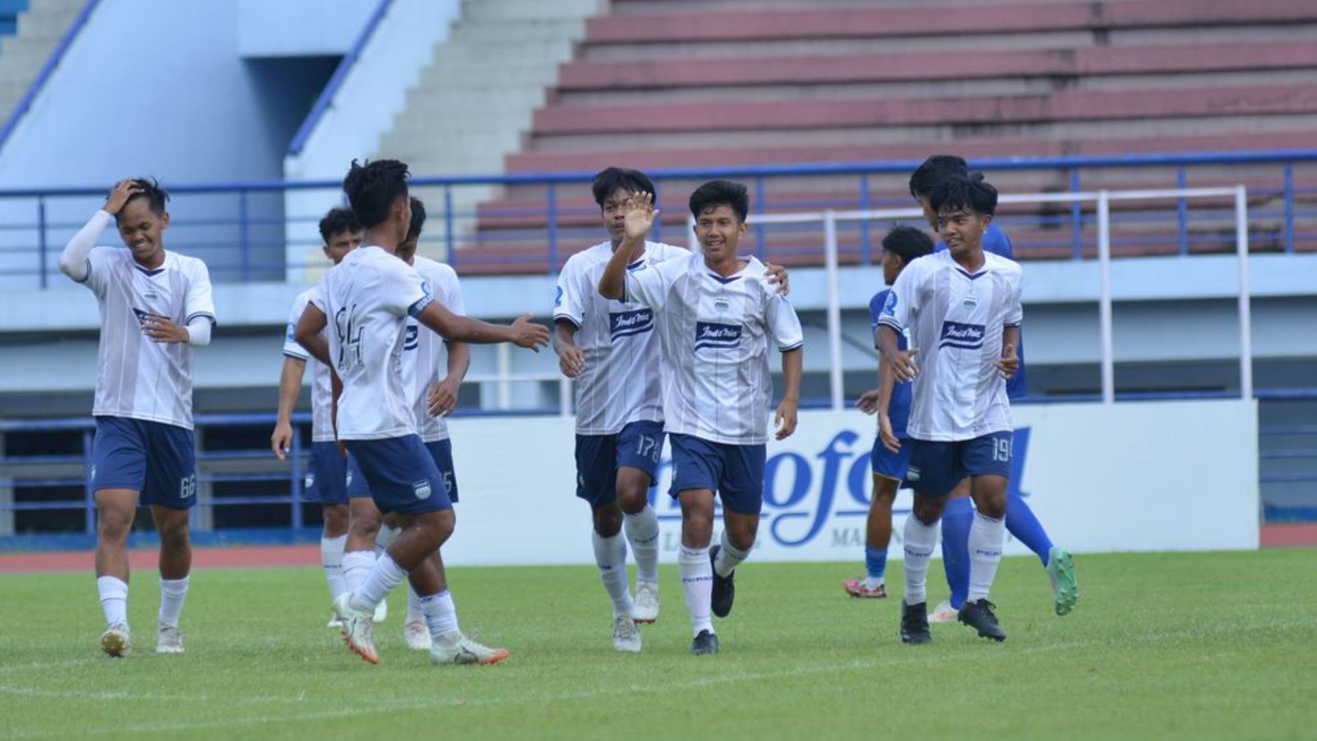 Catat Performa Apik di EPA, Bisakah Deretan Pemain Muda Persib Ini Tembus Tim Utama?
