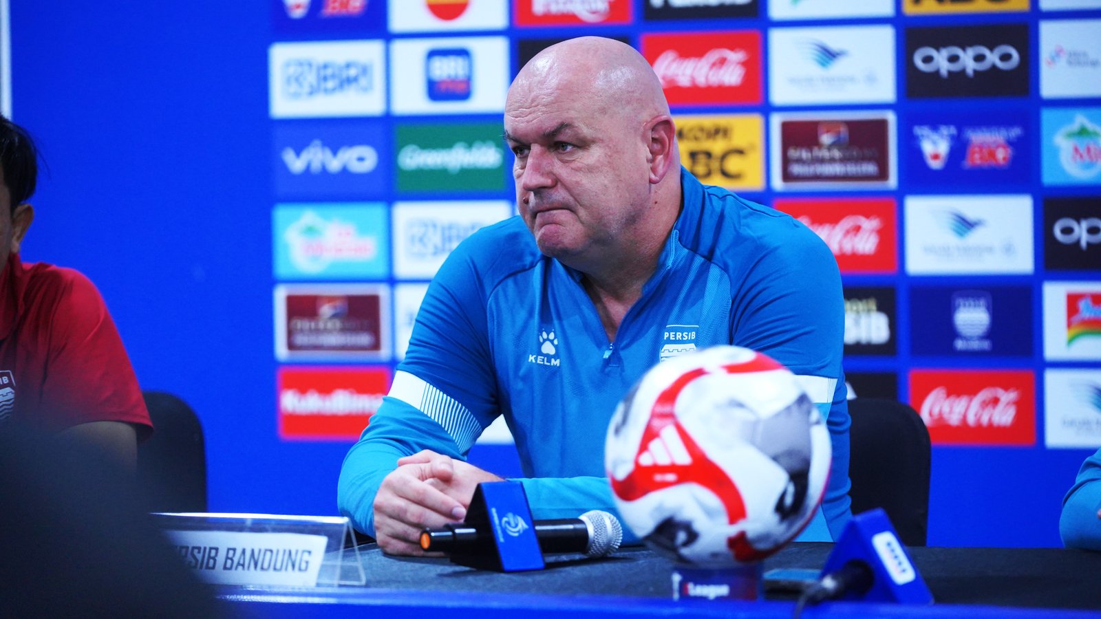 Diminta Pilih Antara Liga Domestik Atau ACL, Bojan Hodak Tegaskan Persib Berjuang Keras di Keduanya