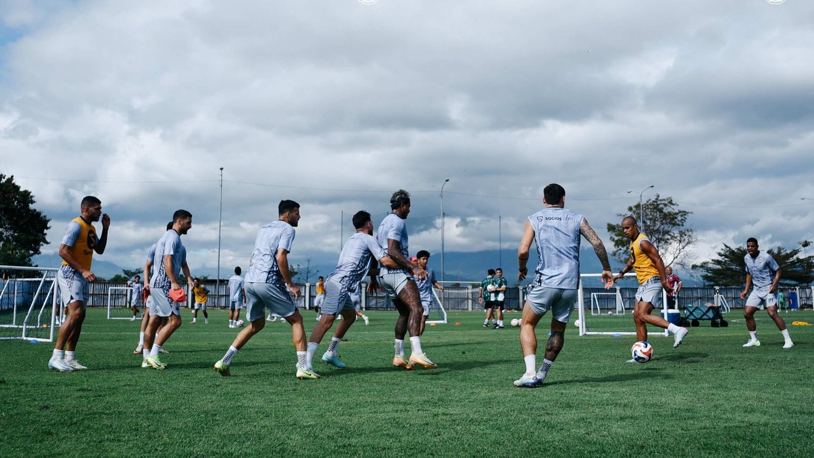 The Rise of AI-Powered Personal Assistants: How They Manage