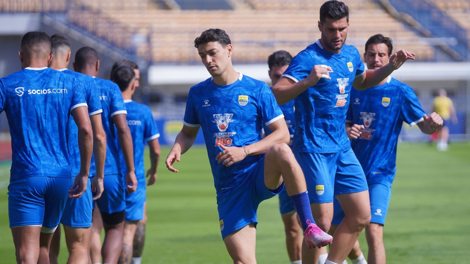 The Rise of AI-Powered Personal Assistants: How They Manage