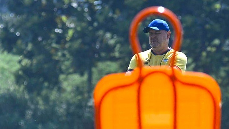 Prediksi Laga Kontra Dewa United Berjalan Alot, Bojan Peringatkan Anak Asuhnya Untuk Fokus