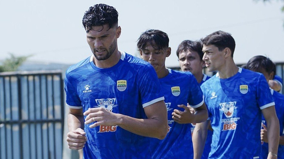 The Rise of AI-Powered Personal Assistants: How They Manage